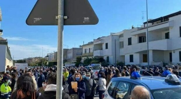 Vaccini, “fuori lista” alla caserma Zappalà di Lecce: i Nas acquisiscono gli elenchi dei caregiver