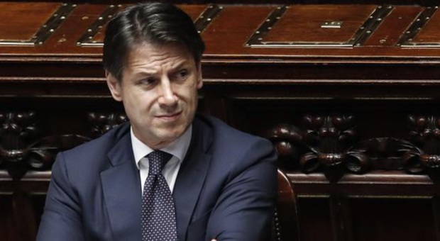 Tregua armata nel governo, Renzi non affonda il colpo, ma dopo l’estate lo scontro si sposterà sulla manovra