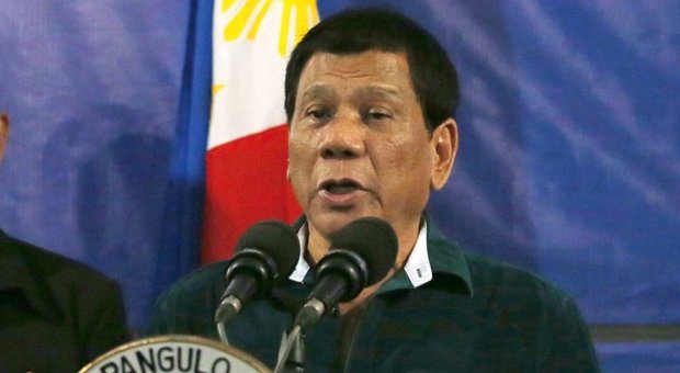 Filippine, la frase choc del presidente Duterte che esorta i militari allo stupro