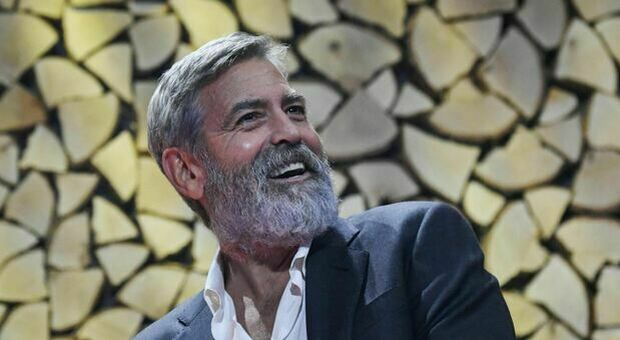 George Clooney ricoverato d'urgenza in ospedale: «Ho perso troppo peso in poco tempo per esigenze di copione»