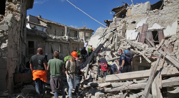 Terremoto, trovati morti marito e figli della poliziotta in servizio a Cisterna