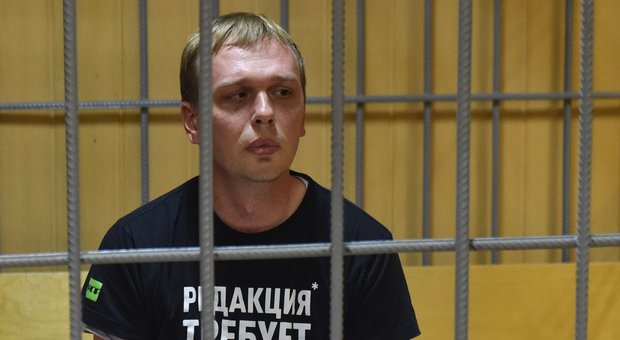Giornalista investigativo russo accusato di spaccio di droga, i colleghi: «Lo vogliono incastrare»