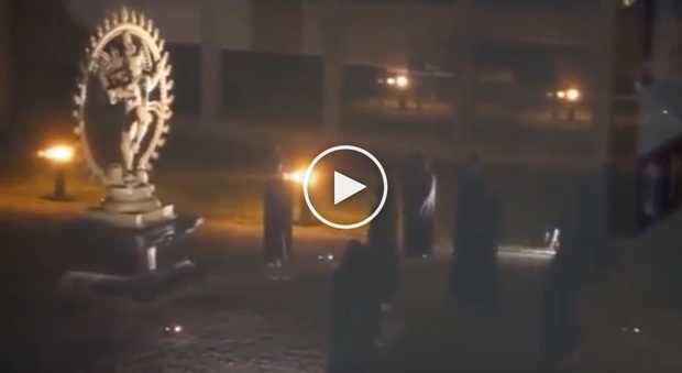 Sacrificio umano nel campus del CERN di Ginevra. Il video in rete. "Ecco come è potuto accadere"
