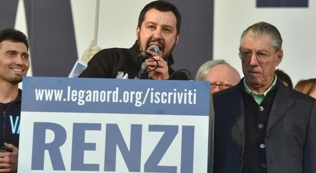 Bossi attacca e chiede il congresso: la base leghista stufa di Salvini Il segretario: a noi non interessano beghe