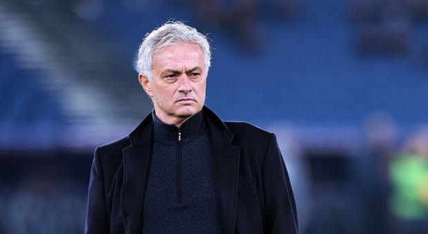 Mourinho, frecciata ai Friedkin: «Eliminato dalle coppe e fuori dalla Roma da qualcuno che conosce poco di calcio»