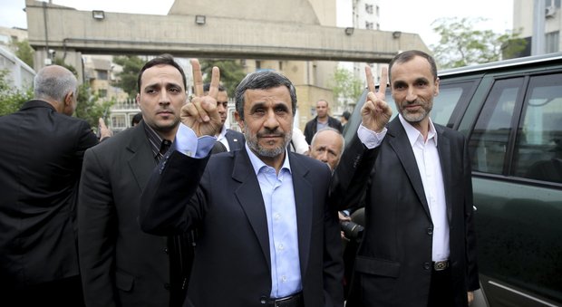 Presidenziali in Iran, a sorpresa si ricandida Ahmadinejad