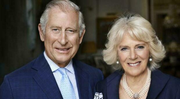 Re Carlo e il diamante maledetto, la preoccupazione per Camilla: cambieranno corona per evitare guai