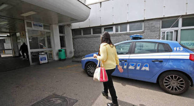 Raid punitivo all'ospedale Cardarelli, aggredite due guardie giurate