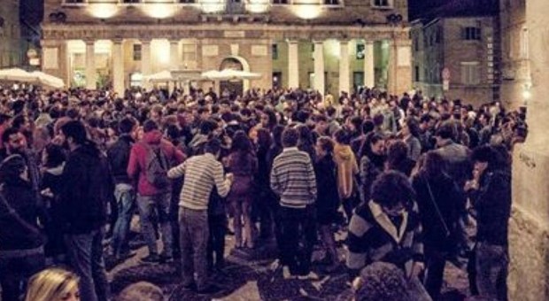 Urbino, studenti fracassoni: due denunciati per una festa in casa