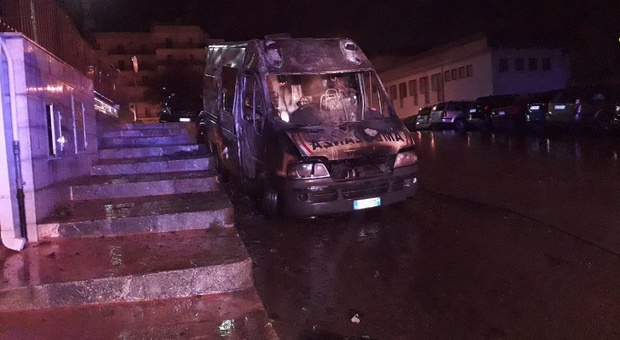 Martina Franca, bruciate due ambulanze: erano utilizzate per l'emergenza coronavirus