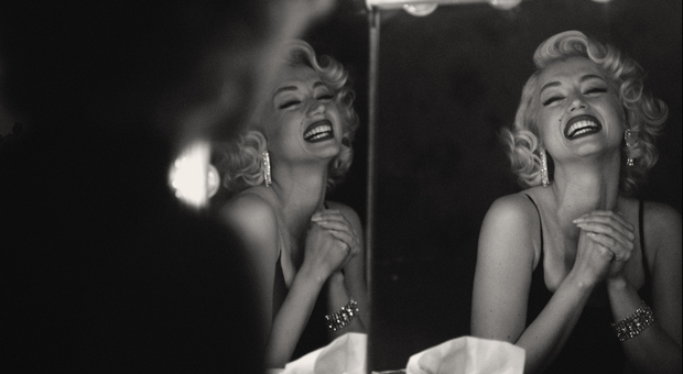 Festival del cinema di Venezia, Marilyn Monroe è Blonde: «Oltre il mito per renderle giustizia»