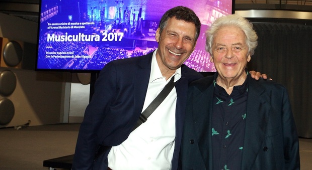 Fabrizio Frizzi con il direttore artistico di Musicultura Piero Cesanelli