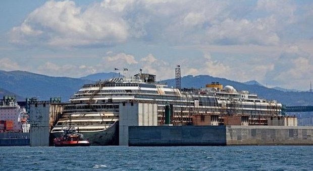 Concordia in porto a Genova: missione compiuta