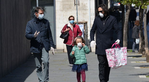 Salerno, sette giorni senza contagi: l'età media degli infetti è 49 anni