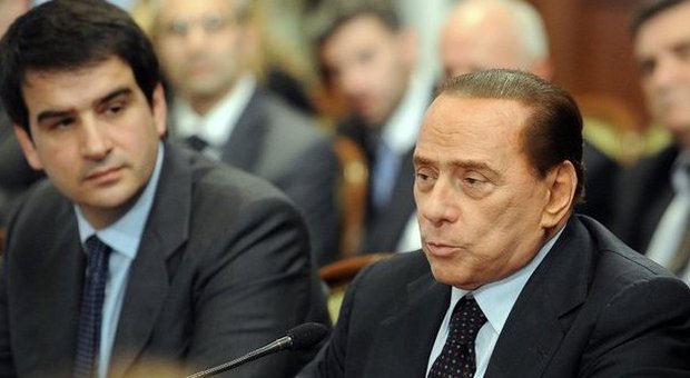 Fitto a Berlusconi: basta inseguire Renzi, convocare organi Forza Italia