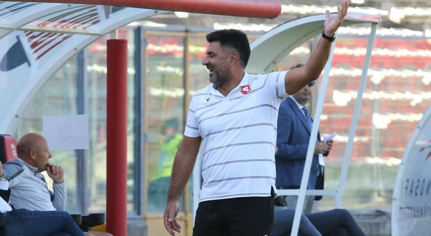 Il tecnico dell'Ancona Gianluca Colavitto nel corso dell'ultimo Ancona-Rimini di Coppa Italia