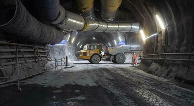 Torino-Lione Tav, apre il cantiere per il maxi-tunnel da 23 chilometri: frese in azione da metà 2022