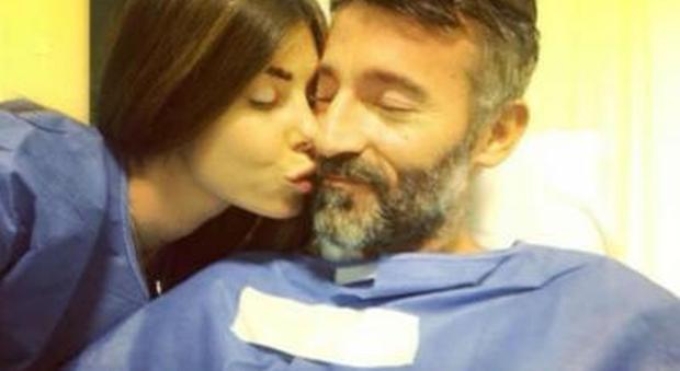 Max Biaggi con Bianca Atzei in ospedale: "Hai vinto la vita"