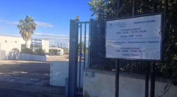 Colpo con la fiamma ossidrica a Lecce: svuotata la cassaforte della concessionaria Av Motors