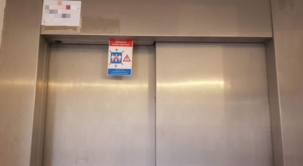 Napoli Est, ascensore rotto da mesi e uffici comunali negati a disabili e anziani