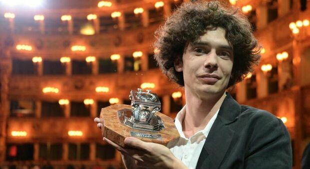 Premio Campiello, l'outsider Bernardo Zannoni, 27 anni, vince all'esordio con “I miei stupidi intenti”