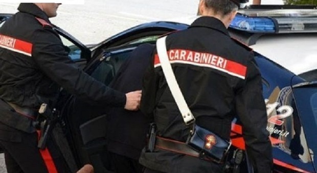 Maltratta ripetutamente ex coniuge, arrestato dai carabinieri
