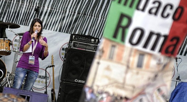 Palermo, Raggi alla Festa M5S: A Roma non funziona niente