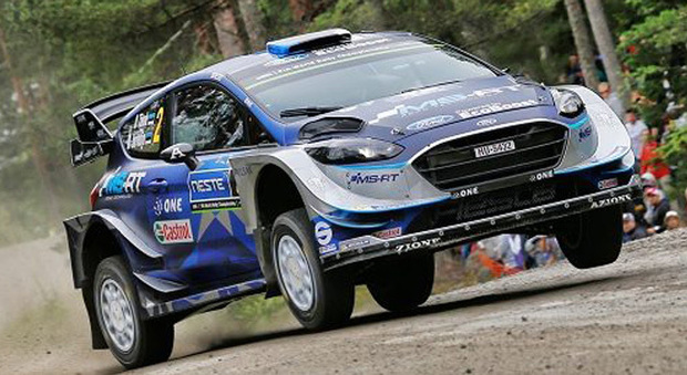 Ott Tänak con la sua Ford Fiesta è leader provvisorio in Finlandia
