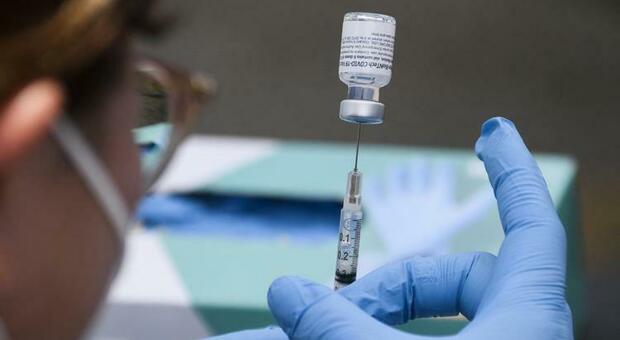 Poche terze dosi nel Trevigiano: «Perché ci sono troppi no vax»