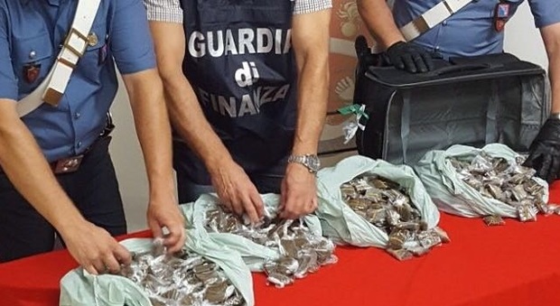 Il tabacco sequestrato a Udine da carabinieri e Guardia di finanza