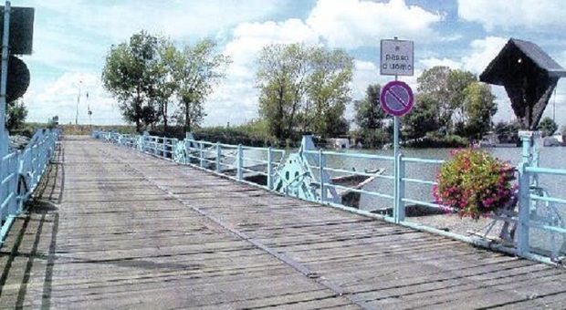Il ponte di Santa Giulia in manutenzione