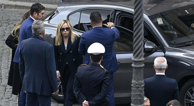 Andrea Augello, i funerali del senatore FdI. L'addio commosso di Meloni: «Non voleva compassione»