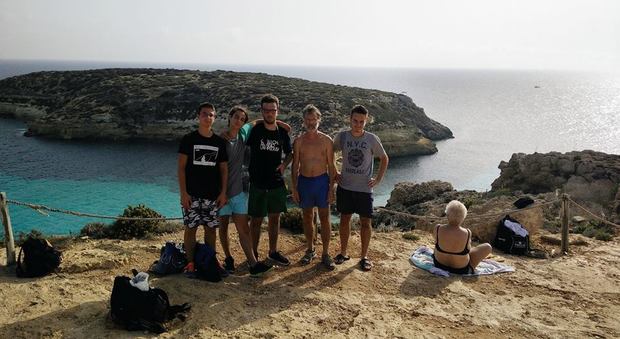 A Lampedusa gli studenti del Rossi hanno commemorato le vittime dell'immigrazione