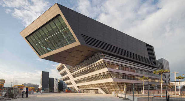 Il WU Campus di Vienna, dove spicca l'edificio progettato da Zaha Hadid © 2013 BOANET.AT