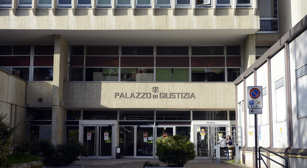 Il Tribunale di Macerata Il Tribunale di Macerata