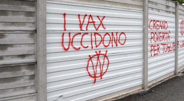 Attivisti no vax denunciati a Verona