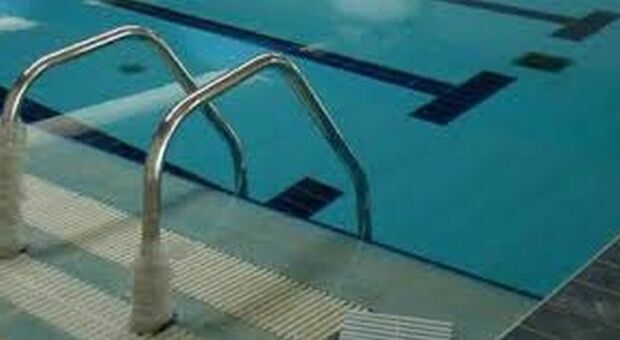 Usa, fratelli annegano nella piscina della scuola davanti agli occhi della sorellina di 11 anni