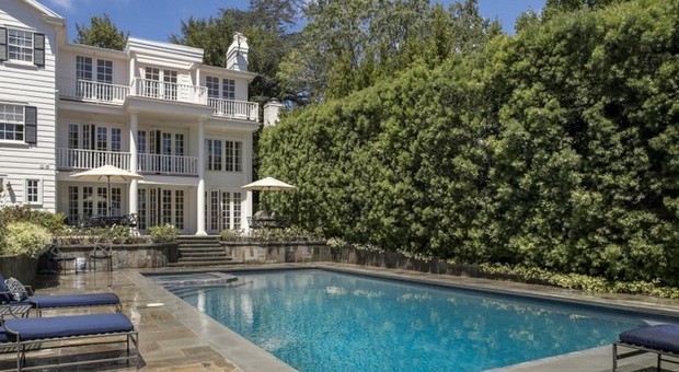 immagine Los Angeles, in vendita per 7,25 milioni di dollari la casa d'infanzia di Paris Hilton
