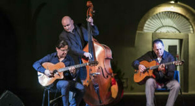 Il Salvatore Russo Trio con special guest il chitarrista sinti olandese Stochelo Rosenberg
