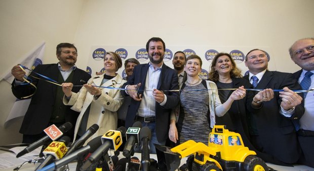 Elezioni, Salvini apre la sede a piazzale Flaminio: «Al ballottaggio anche senza Forza Italia»