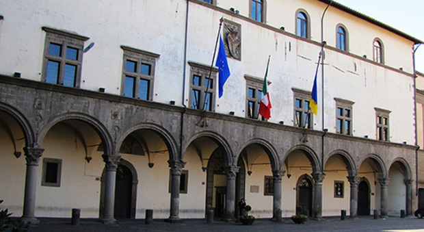 Palazzo dei Priori, tutte le liste degli otto candidati a sindaco