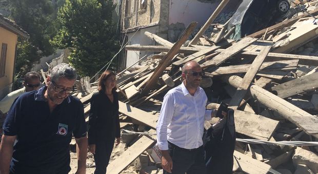 Terremoto, la solidarietà di Mattarella, Renzi e Boldrini: «Stringiamoci alle popolazioni colpite»