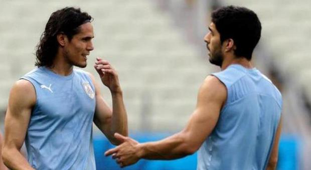 Cavani e Suarez, niente debutto per la coppia stellare dell'Uruguay (LaPresse)