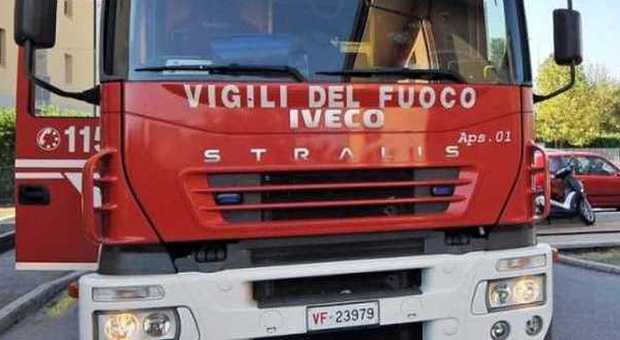 Milano, lascia i fornelli accesi: 47enne muore asfissiato in casa