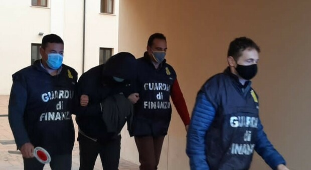 Frode fiscale per oltre sei milioni di euro, arrestato imprenditore di Aprilia