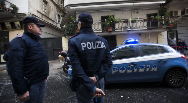 Napoli, controlli anti-droga: arrestato spacciatore 46enne alle Case Nuove