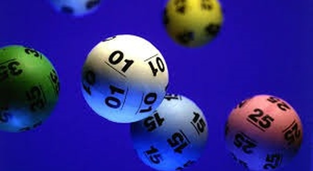 Lotto, le estrazioni del 22 luglio e i numeri vincenti del Superenalotto