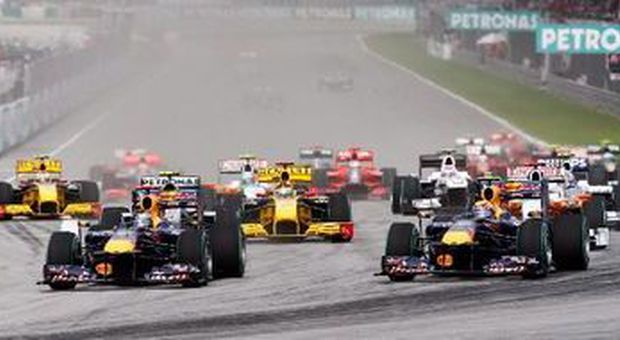 Il sorpasso di Vettel su Webber alla partenza del Gran Premio