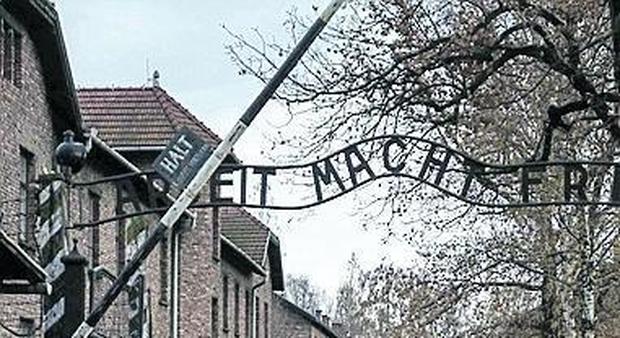 Rachele Mussolini: «Troppo clamore sui campi di concentramento. E i gulag?»