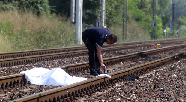 Un uomo è stato travolto e ucciso da un treno, nel bergamasco
